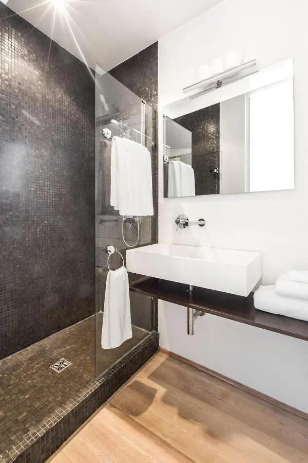 Modern In The Heart Of The Marais פריז