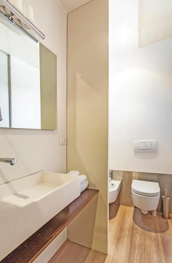 Modern In The Heart Of The Marais 아파트 *