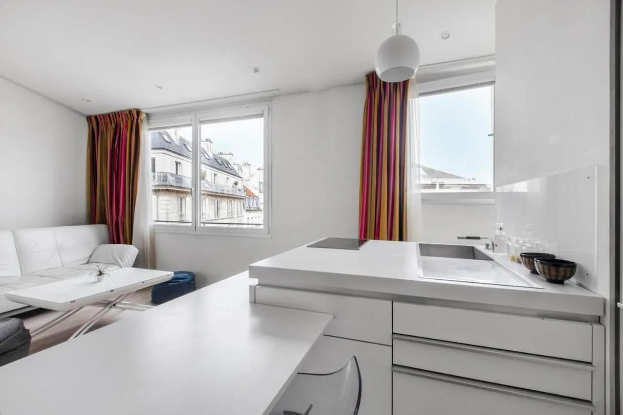 Modern In The Heart Of The Marais * Paris